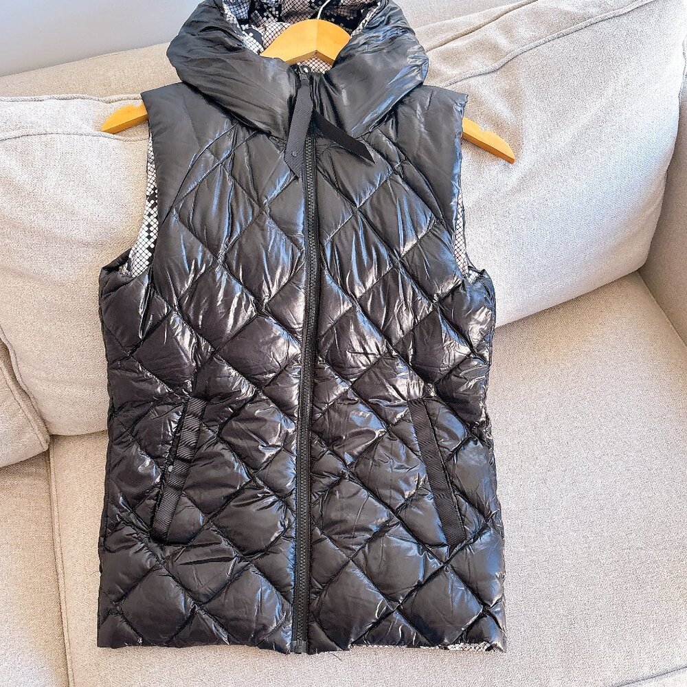BRAND NEW LULULEMON SIZE 6 VEST, NEVER WORN